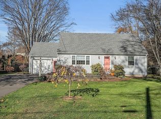 25 Mountain Rd, South Deerfield, MA 01373