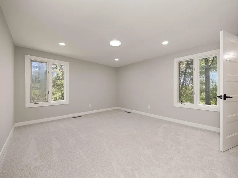 5240 Clarendon Crest St — Photo 34