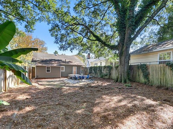 4th image of 411 Hillside Dr