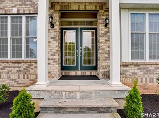 4 Poppy Ln, Wallingford, CT 06492