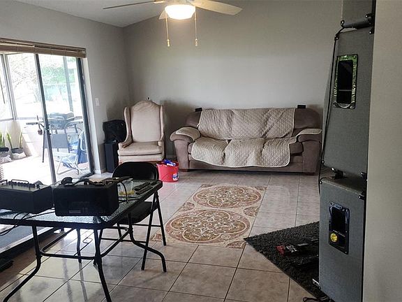 4th image of 811 Savona Pl