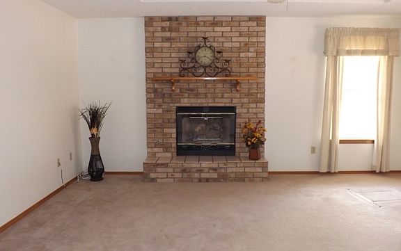 5th image of 3853 Trawood Ave