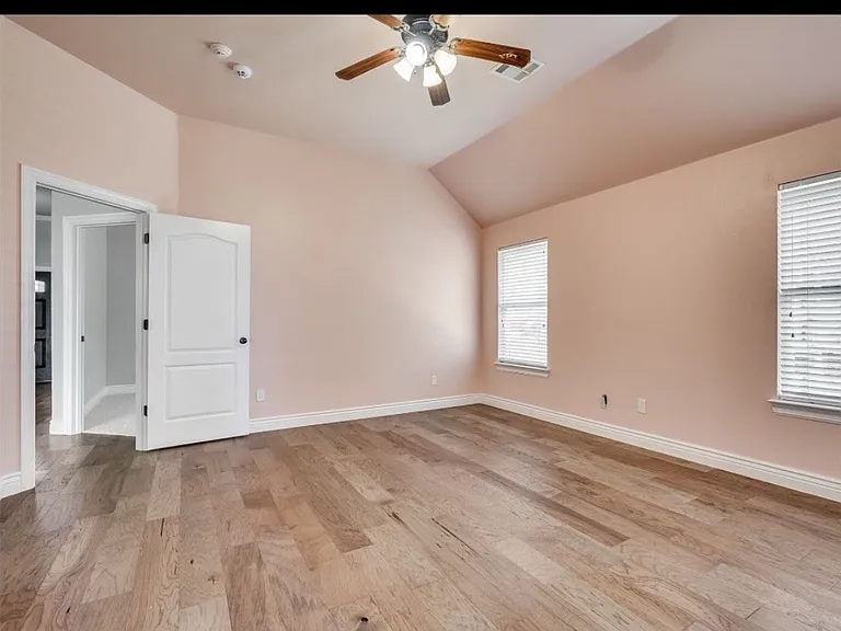3900 Lockhart Dr — Photo 8