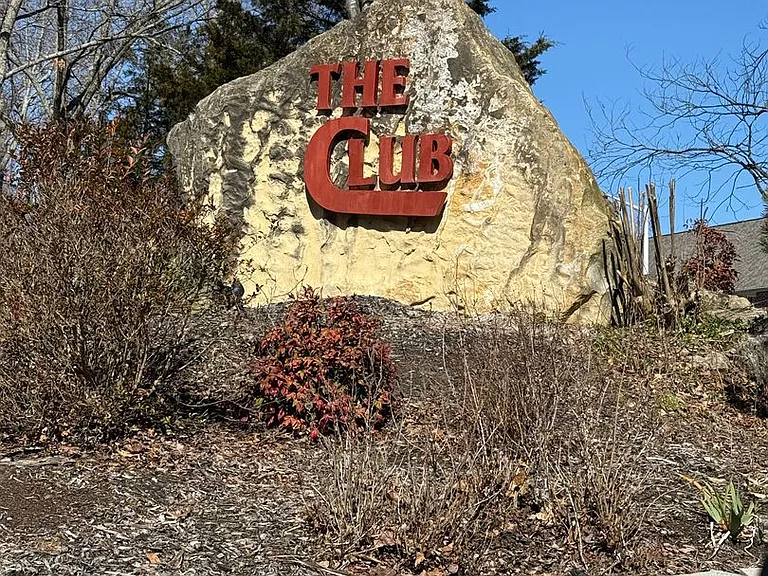 200 Golf View Dr #D-11 — Photo 1