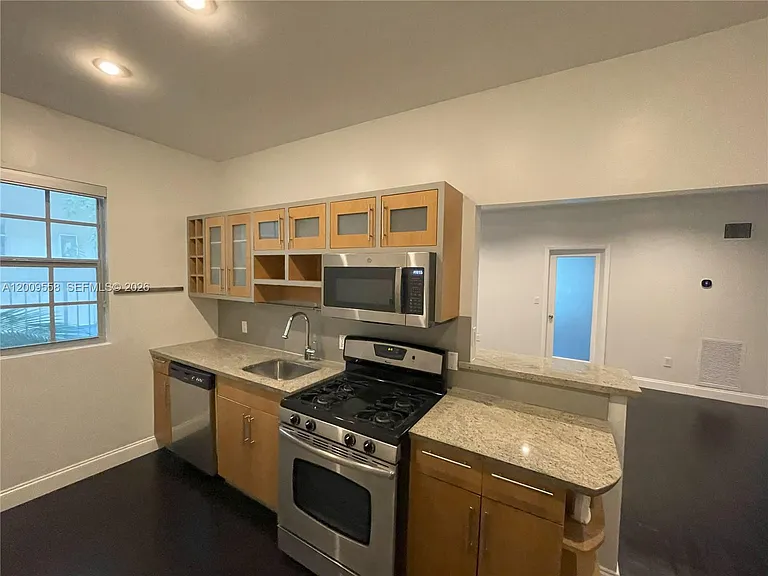 815 Euclid Ave #9 — Photo 5