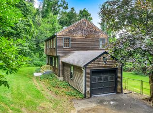 15 Joan Dr, Newtown, CT 06470