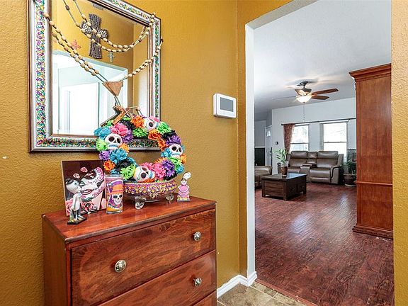 5th image of 822 Thorton Dr
