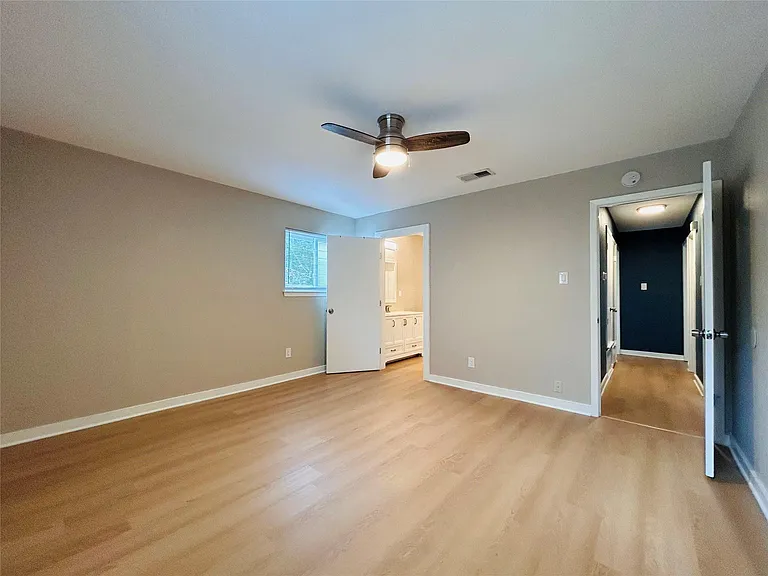 2608 Cypress Ln — Photo 6