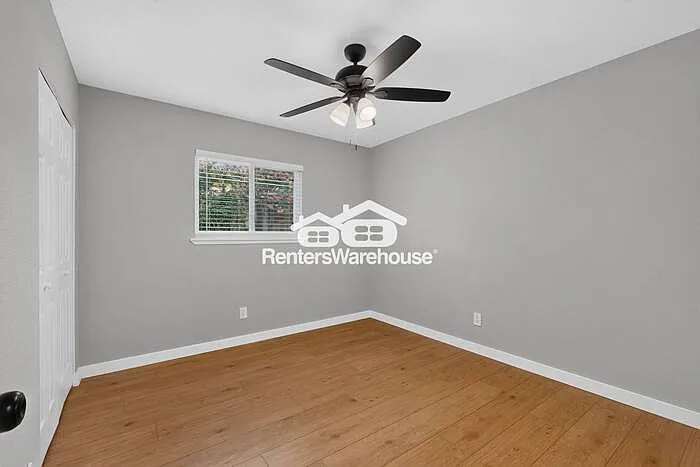 1207 Creekwood Ct — Photo 30