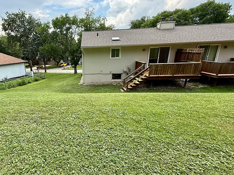 exttrior backyard & deck
