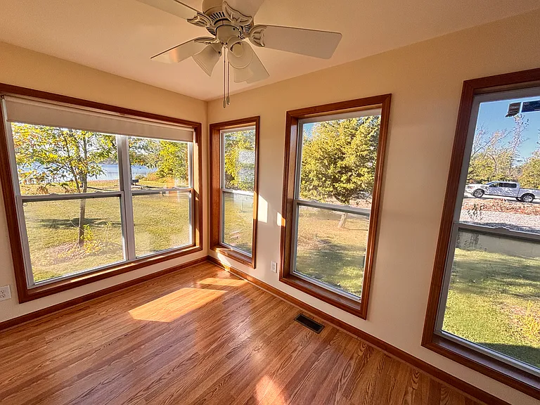 3775 W Columbia St — Photo 2