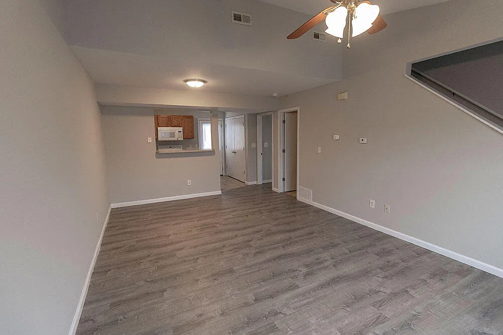 4 bed, 3.0 bath, 1389 sqft, $1,550 — Photo 3