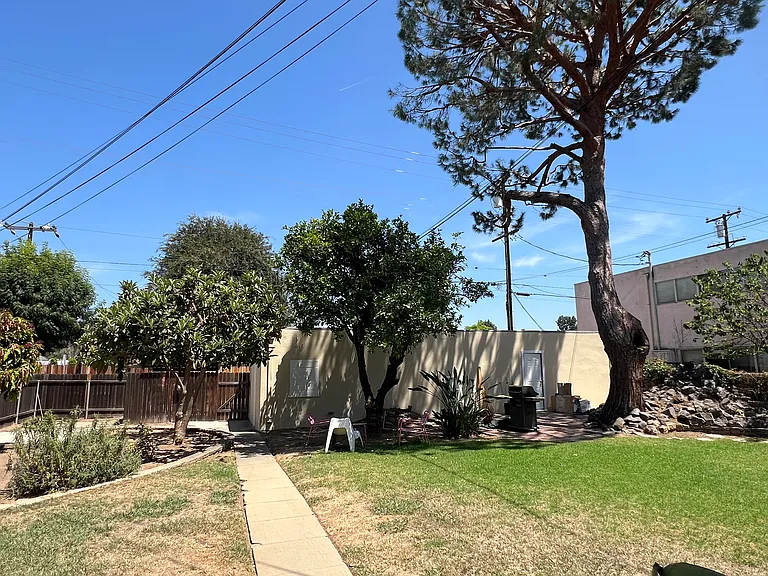 1171 Huntington Dr #D — Photo 38