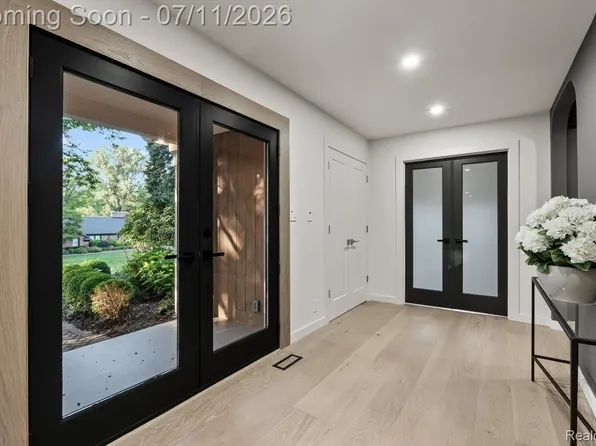 4154 Nearbrook Rd, Bloomfield Hills, MI 48302