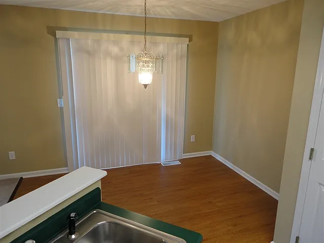 2282 Villagewood Ct — Photo 4