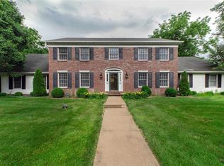 6404 N Post Oak Rd, Peoria, IL 61615