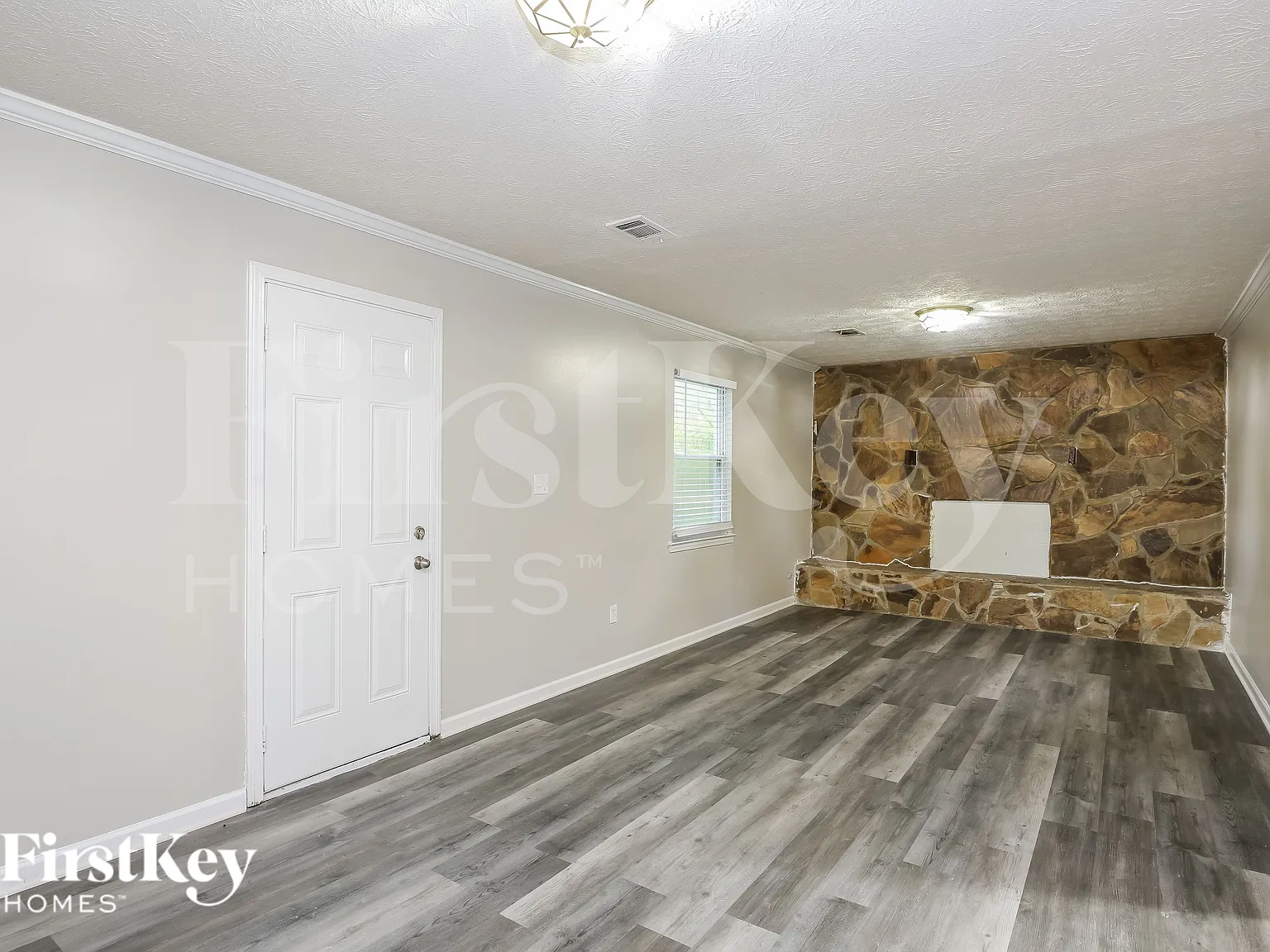3 bed, 2.0 bath, 1695 sqft, $1,800 — Photo 2