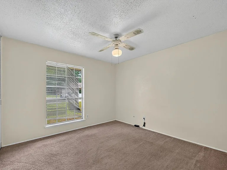 2026 Wedgewood Ln — Photo 17