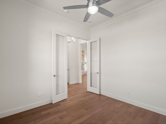 5th image of 108 Emma Ct
