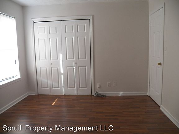 4th image of 108 Helen Cir #B
