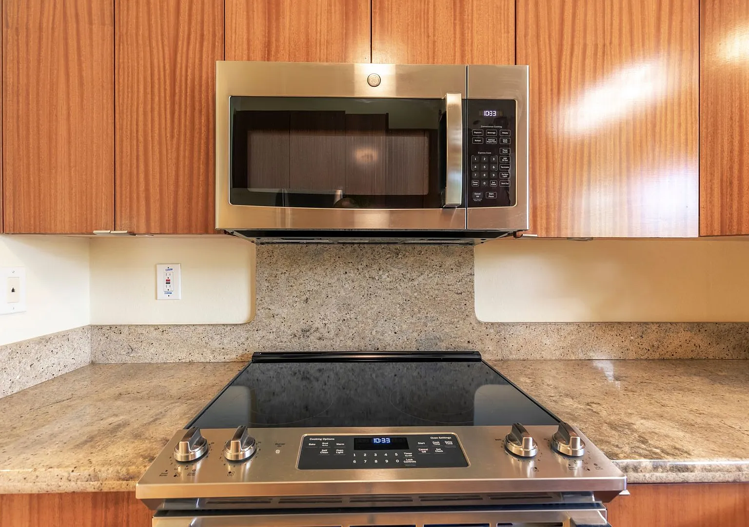 Beautiful 3bd/2 ba 2nd floor unit in Haleakala Gardens — Photo 3