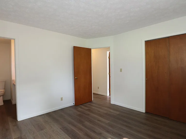 115 E Washington St — Photo 11