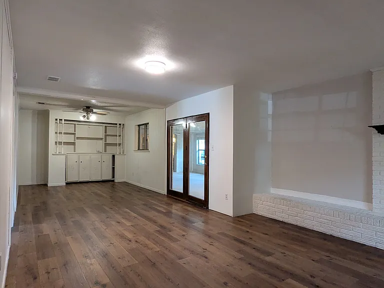 2311 Lange St — Photo 10