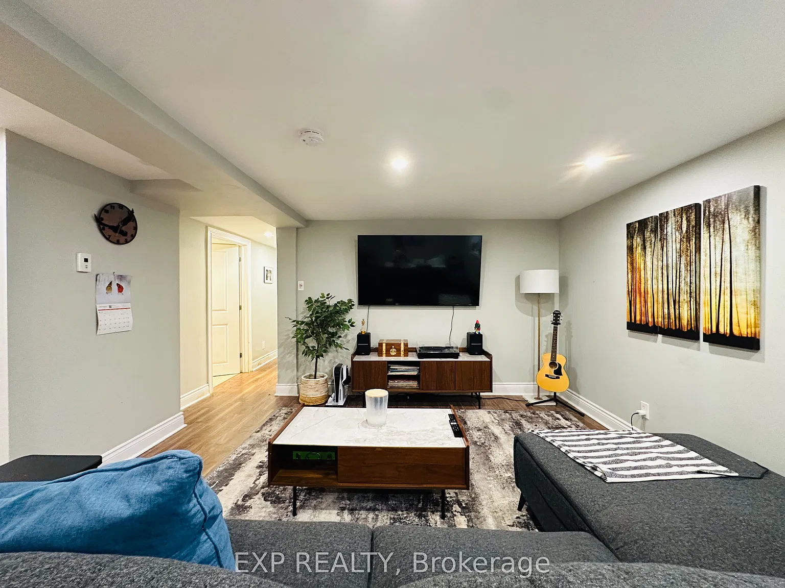 3 bed, $2,200 — Photo 2