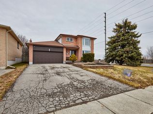 804 Mahina St, Oshawa, ON L1J7S2