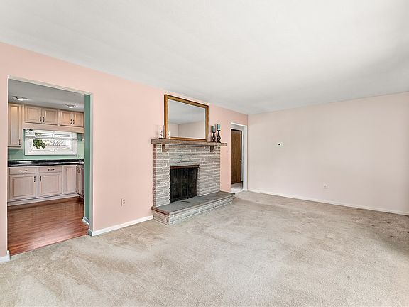 3rd image of 123 Central Dr