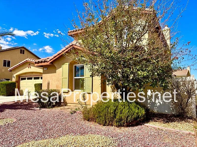 4 bed, 3.5 bath, 3591 sqft, $2,950 — Photo 3