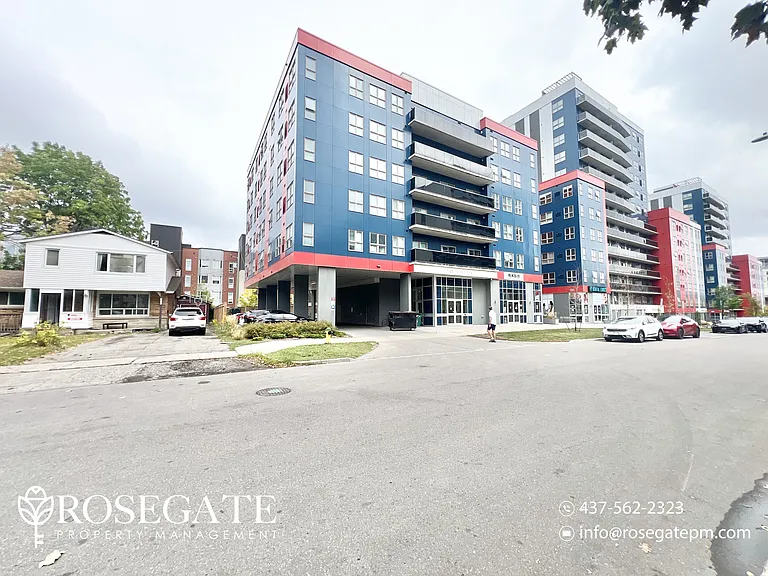 258 C Sunview St #Penthouse 372 — Photo 17