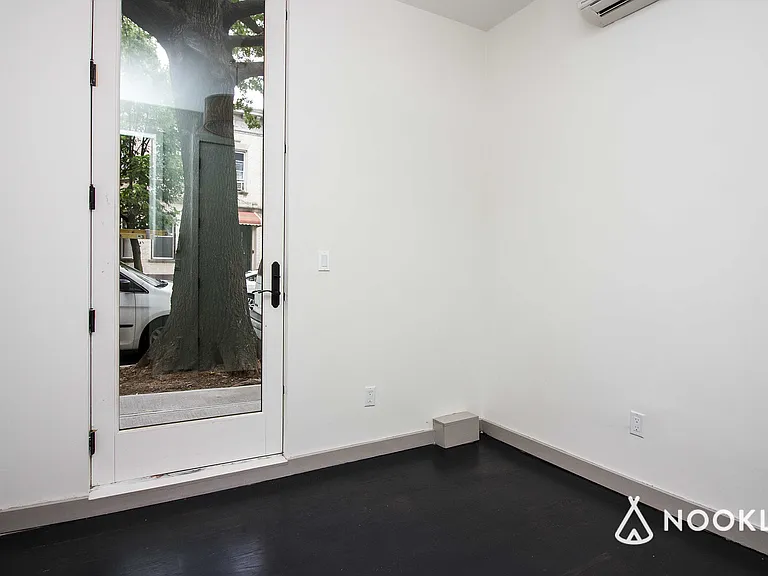 225 Winthrop St #1F — Photo 5