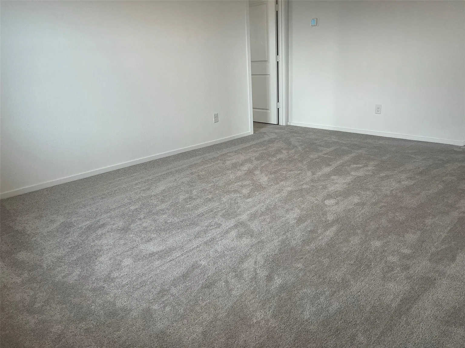 4 bed, 2.5 bath, 2279 sqft, $2,100 — Photo 4