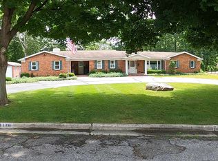 1120 Riverside Dr, Owosso, MI 48867