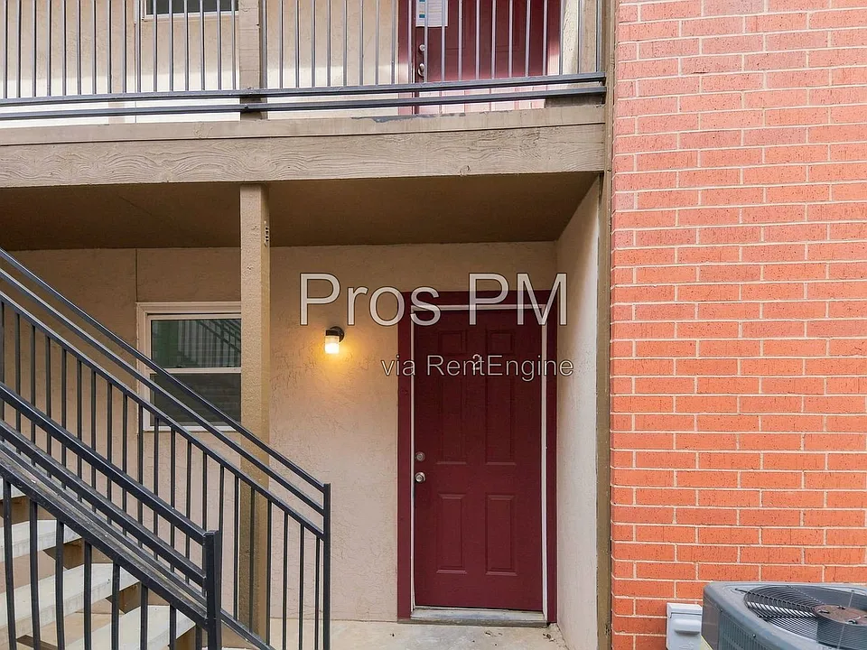 410 Bryan St #2