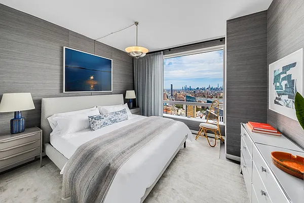 Sold by Extell Marketing Group | media 28