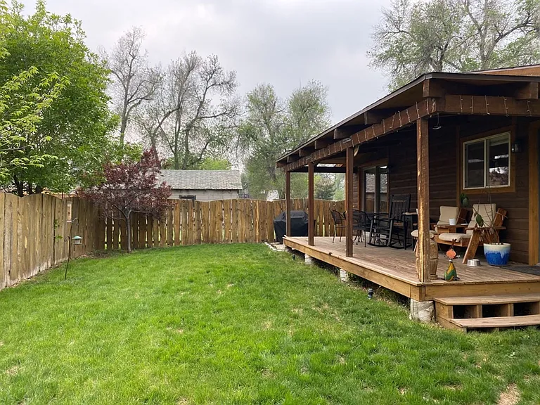 517 Endicott St — Photo 45