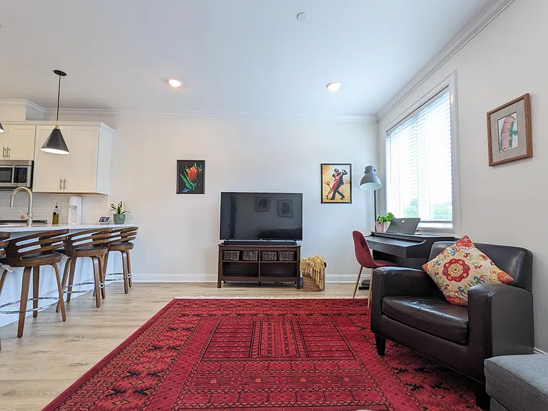 Living Room/Dining Area
