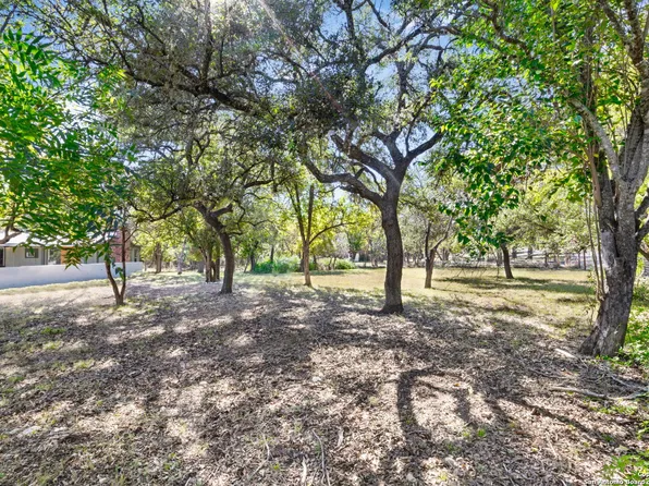 142 Royal Oaks, Kerrville, TX 78028