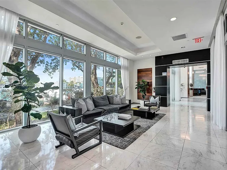 7928 East Dr #101 — Photo 29