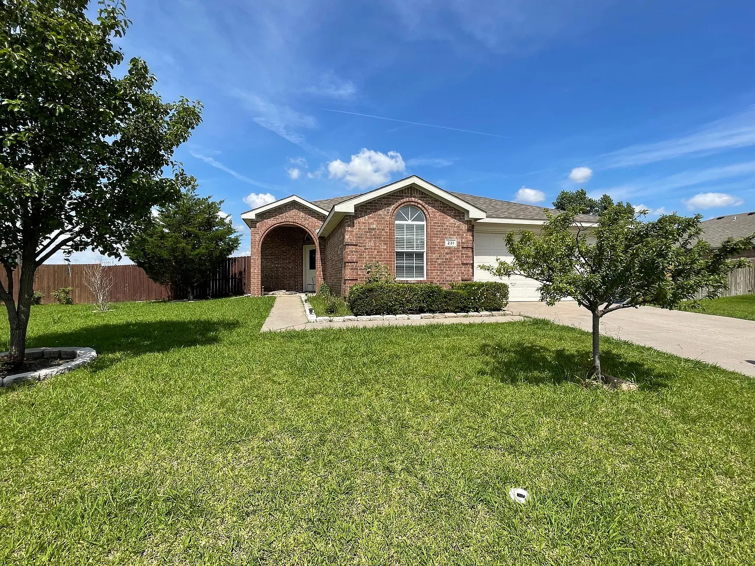 3 bed, 1600 sqft, $2,300 — Photo 1