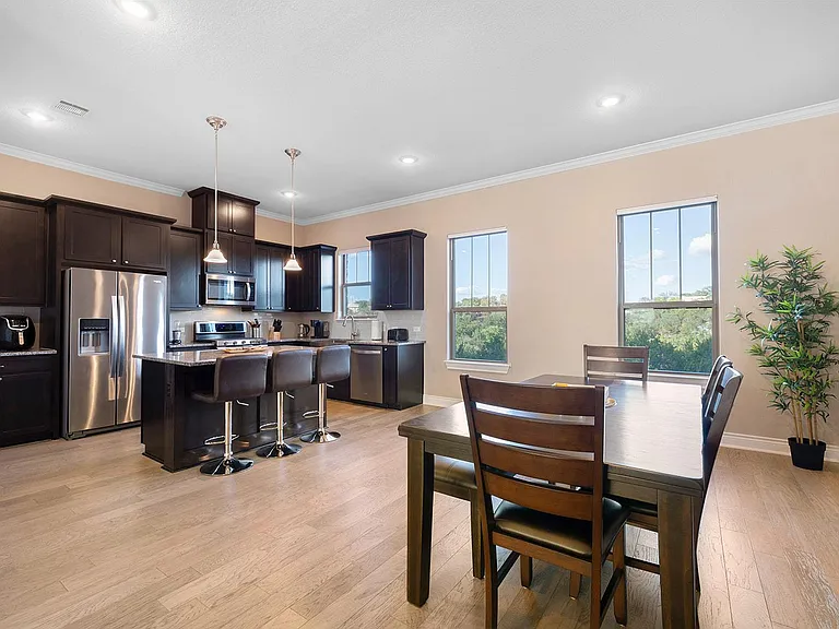 305 Adams St — Photo 11