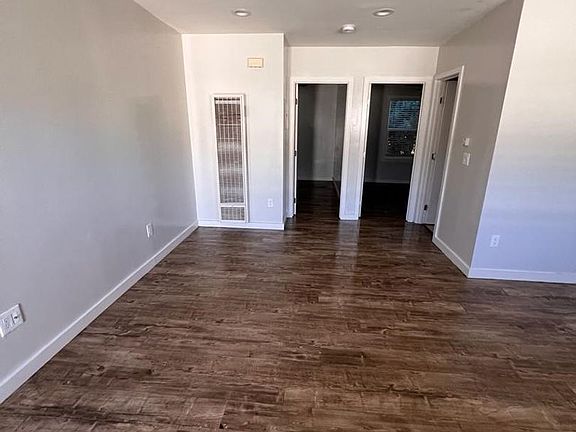 4th image of 626 W 78th St APT 7