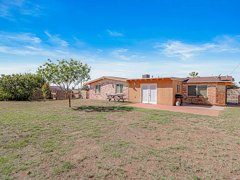 1600 Sumac Dr — Photo 38