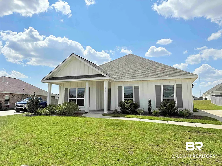 13179 Cavalier Dr — Photo 2
