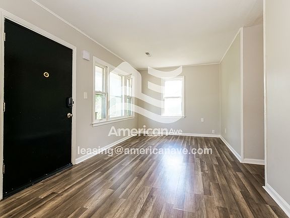 1690769_004_living_room_13845538.jpg