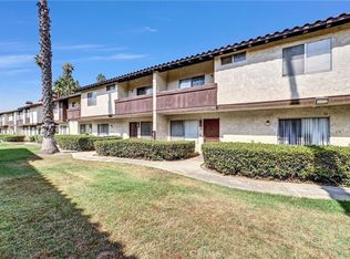 1077 Santo Antonio Dr APT 39, Colton, CA 92324