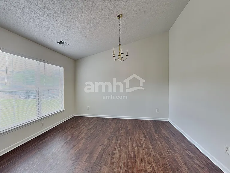 1079 Chapel Creek Rd SW — Photo 5