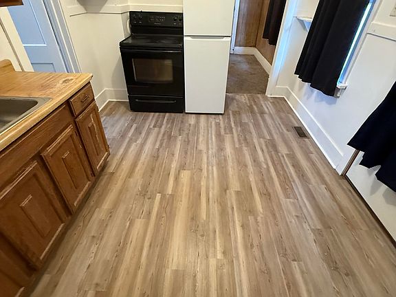 5th image of 410 C St